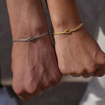 Les bracelets couple : élégance et complicité à petit prix